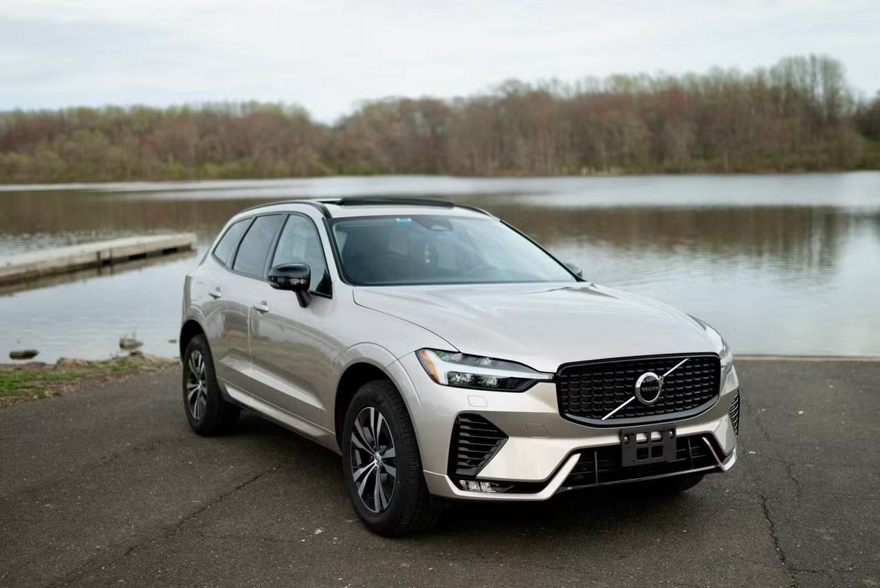 Volvo XC60 2025